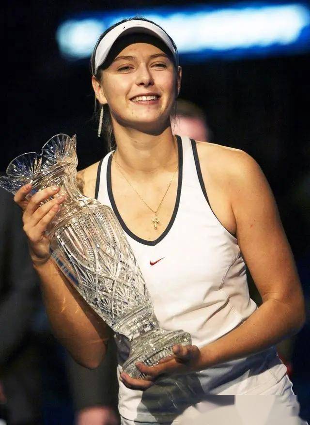 -莎拉波娃连续三场比赛得分超过败北，德国队不断突破！全场沸腾不已的简单介绍